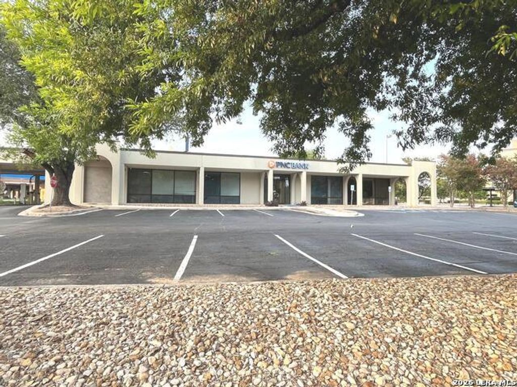 4625 Centerview, San Antonio