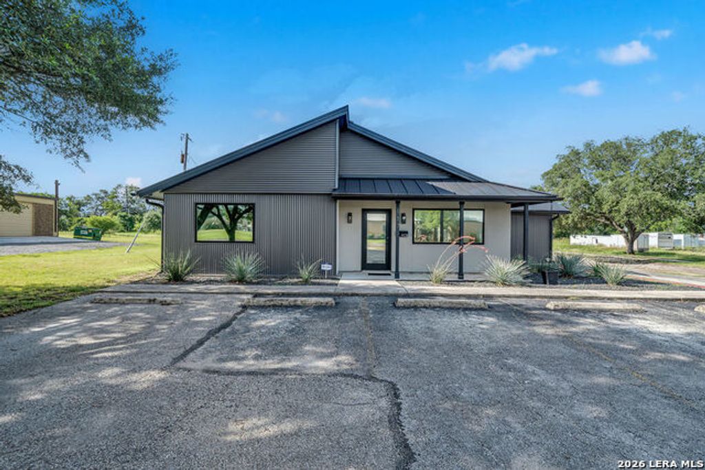 117 Commerce Ave, Boerne