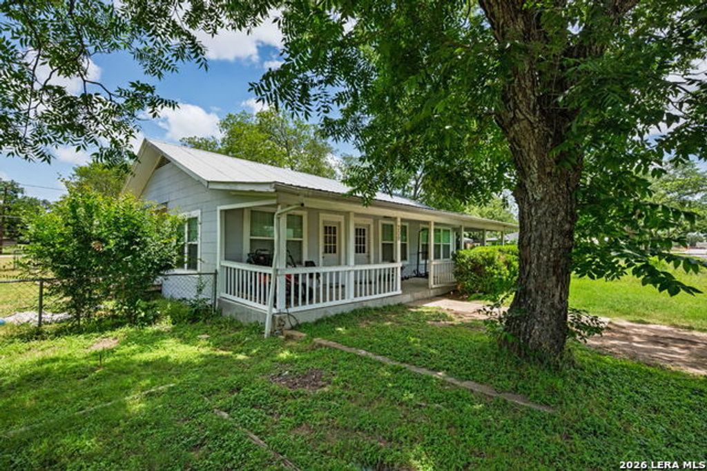 309 Railroad St, Buda