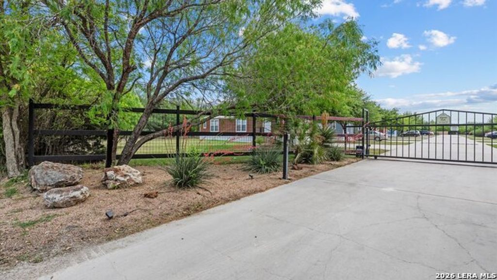 1911 Wald Rd, New Braunfels