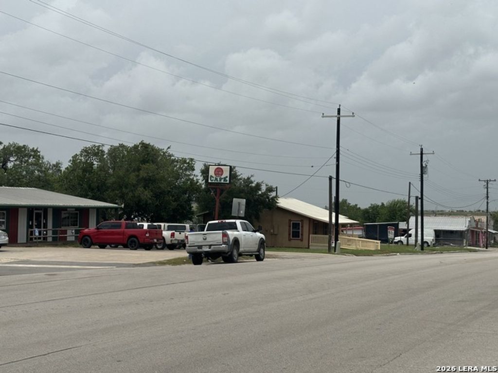 201 W Calvert Ave, Karnes City