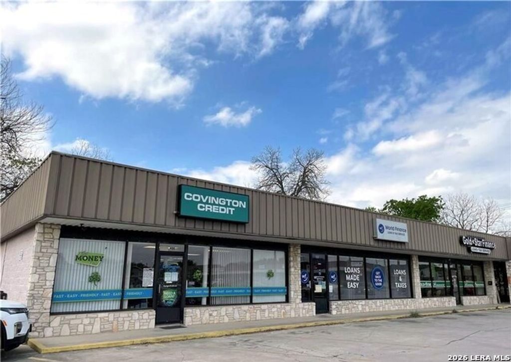 412 N King 404, Seguin