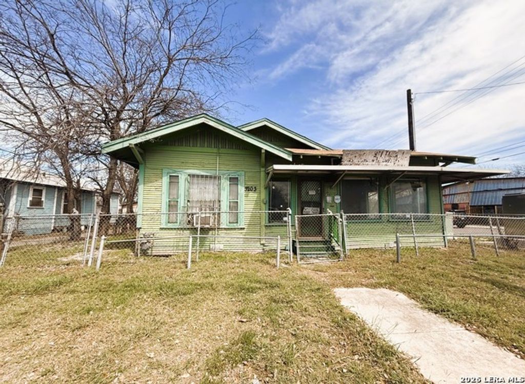 3203 W Commerce Street, San Antonio