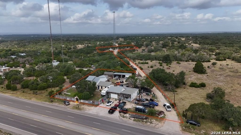 3756 Fredericksburg Rd, Kerrville