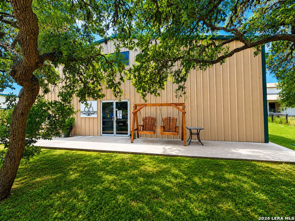 206 N Leon Klink St, Camp Wood