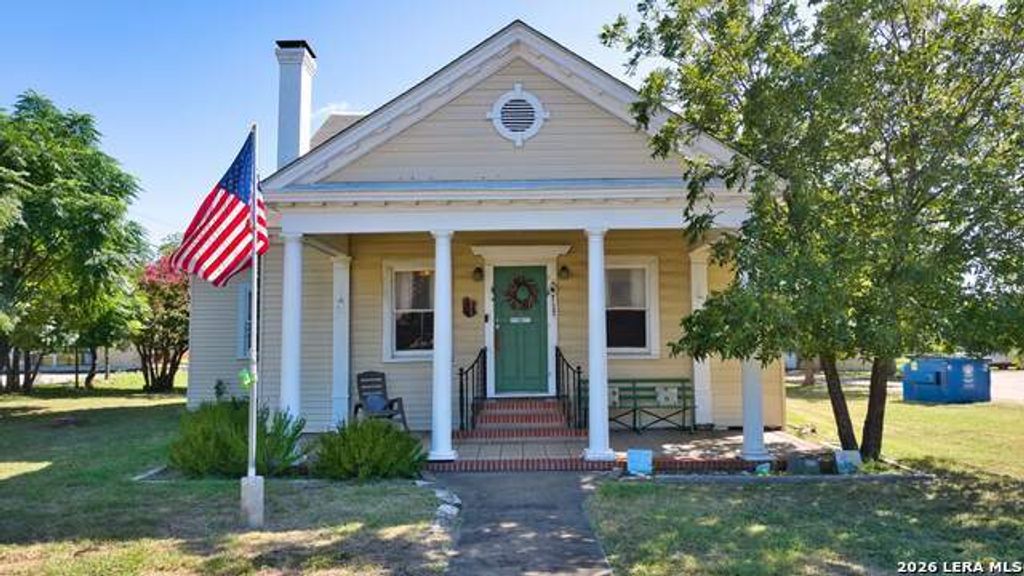 1016 Main 1, Kerrville