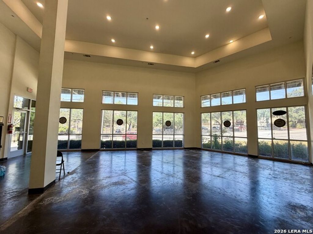 3230 Hillcrest Dr 3, Balcones Heights