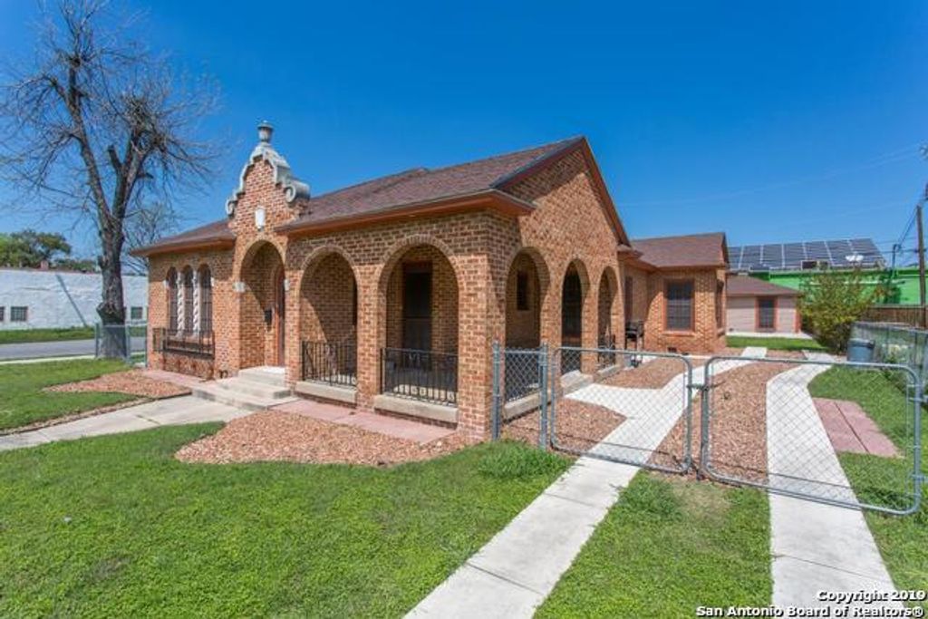 1633 W Kings Hwy, San Antonio