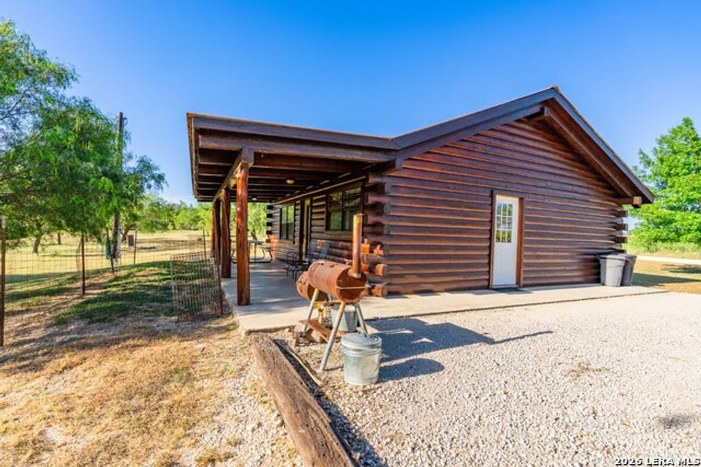28 Pvt Road 3855, Utopia