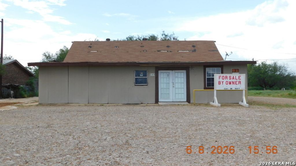 249 N Ih 35 Frontage Road, Cotulla