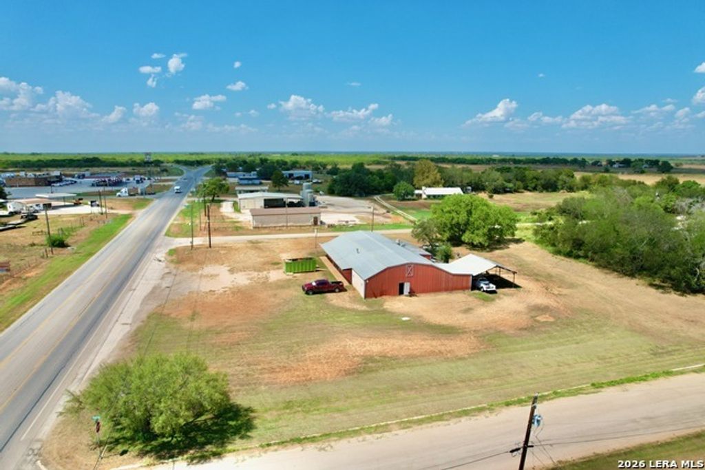 3105 Zanderson Ave, Jourdanton