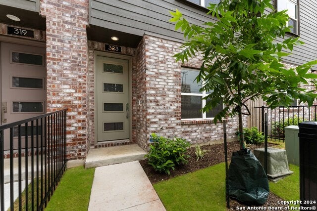 323 Howard St 1, San Antonio