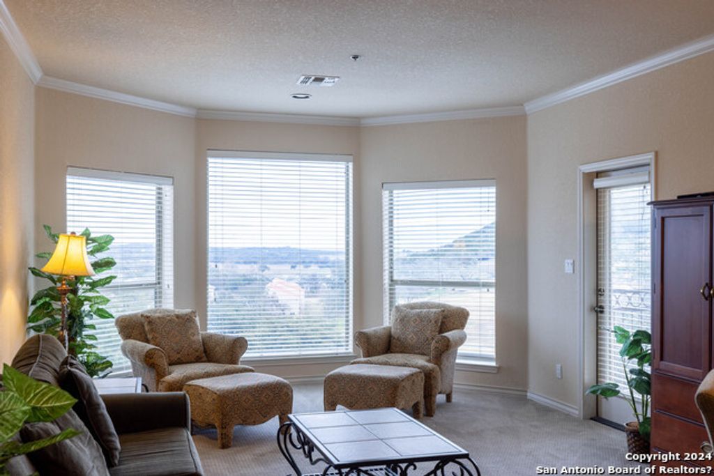 20 Tapatio Dr E 202, Boerne