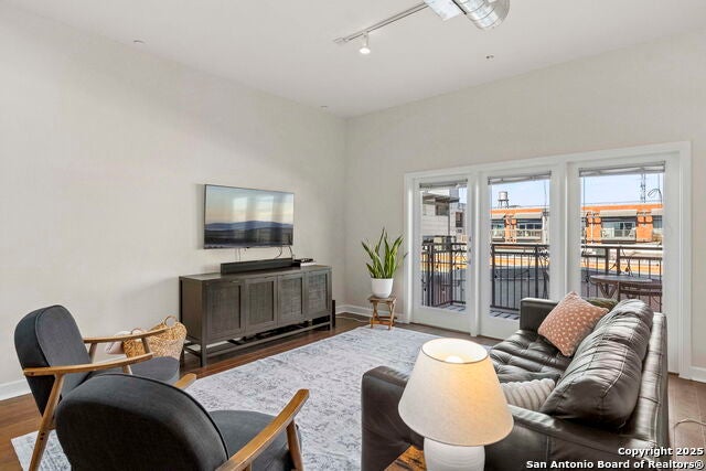 1401 S Flores St 309, San Antonio