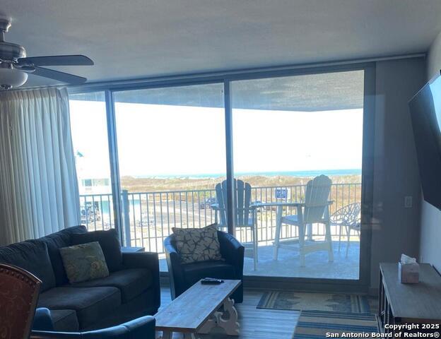 800 Sandcastle Dr 104, Port Aransas