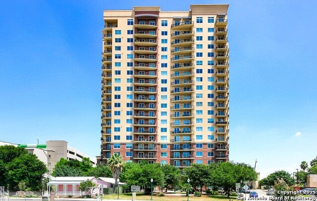 215 N Center St #403, San Antonio