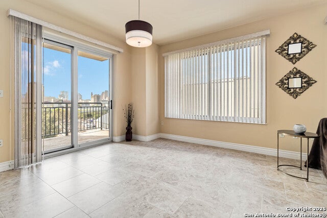 215 N Center St 403, San Antonio