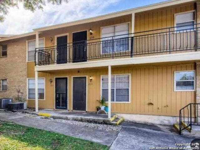 923 Vance Jackson #1210, San Antonio