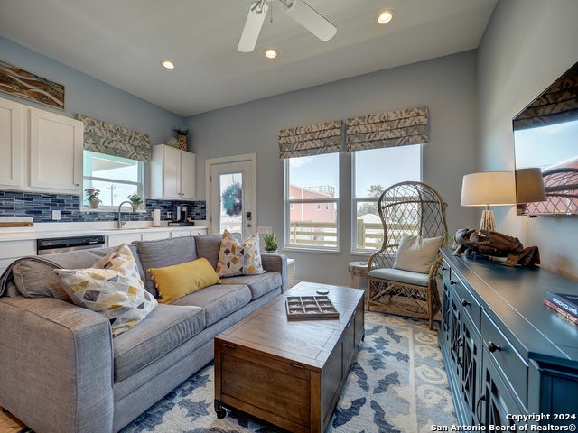 1924 S 11th St 3, Port Aransas