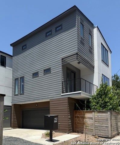 415 Jackson Apt 1, San Antonio