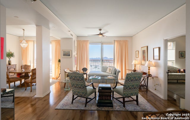 1 Towers Park 1515, San Antonio