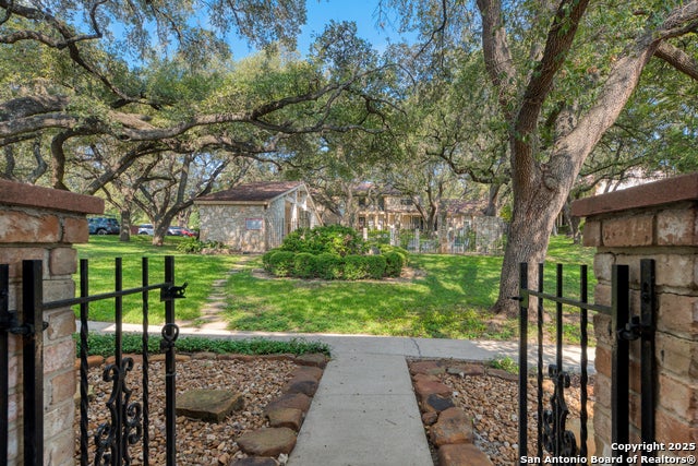 11303 Vance Jackson L2, San Antonio