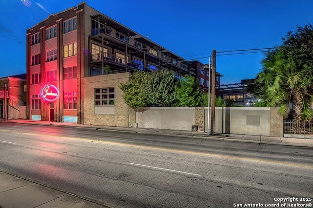 831 S Flores St #2101, San Antonio