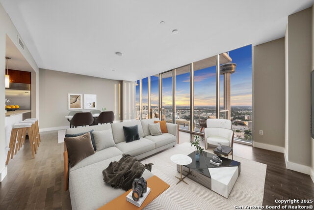 610 E Market #unit, San Antonio