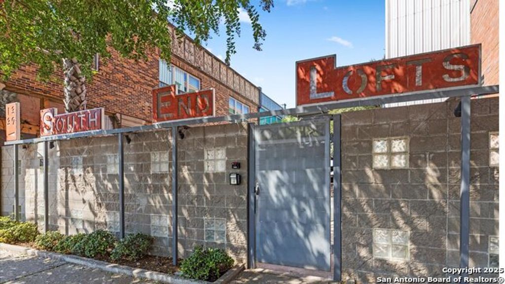 1339 S Flores 105b, San Antonio