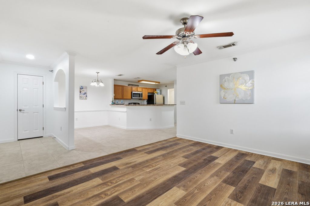 7323 Snowden Rd 1304, San Antonio