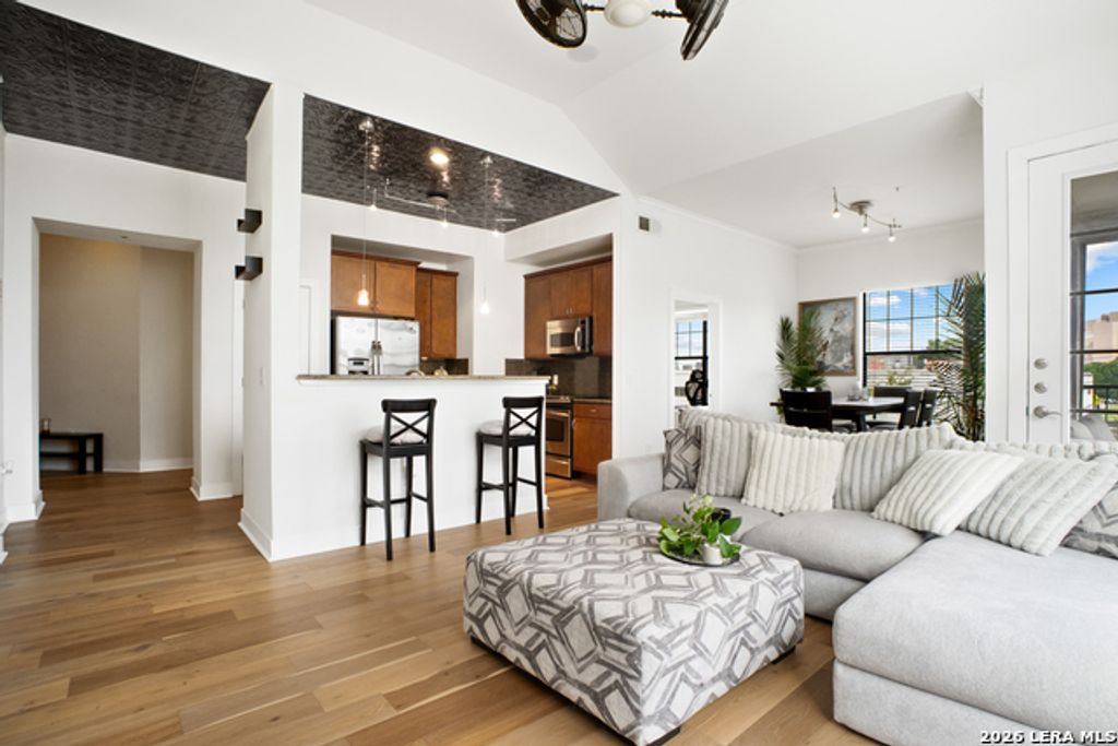 7342 Oak Manor Drive 1302, San Antonio