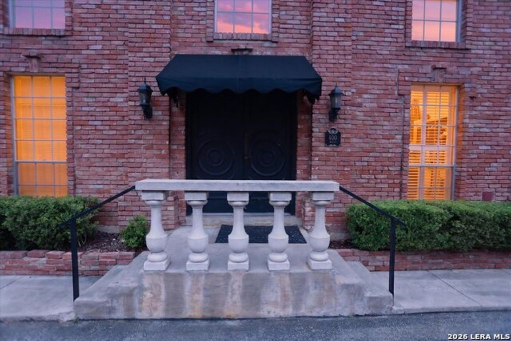 8033 N New Braunfels # 400, San Antonio