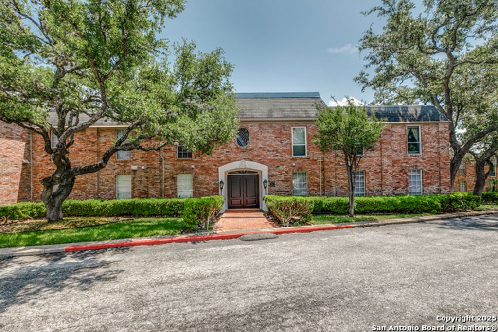 7500 Callaghan Apt 2, San Antonio