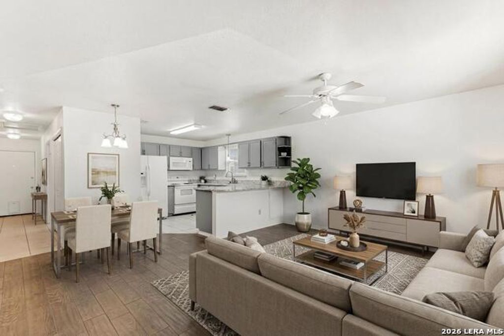 121 S Plant 102, Boerne