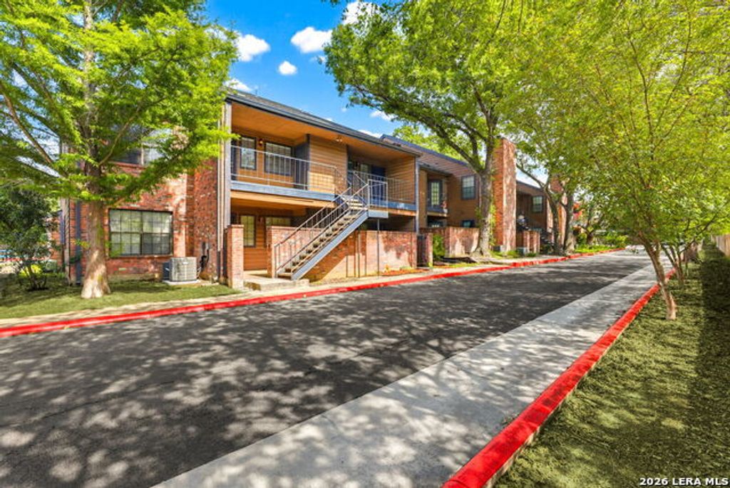4803 Hamilton Wolfe 914, San Antonio