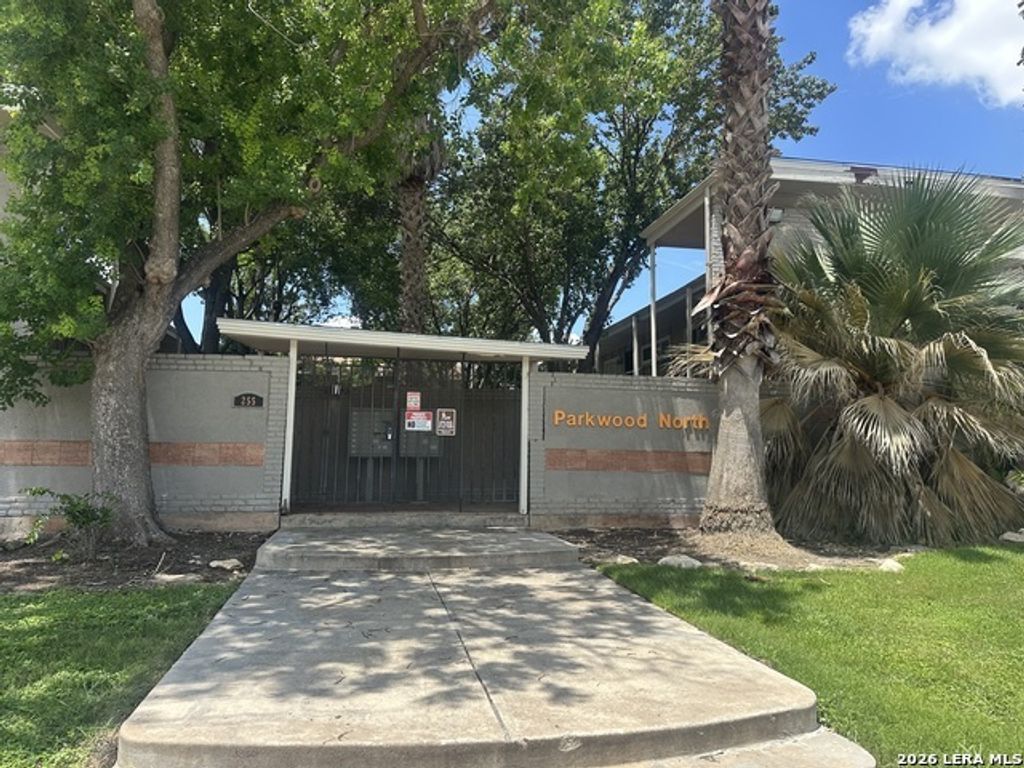 255 E Rampart 202, San Antonio