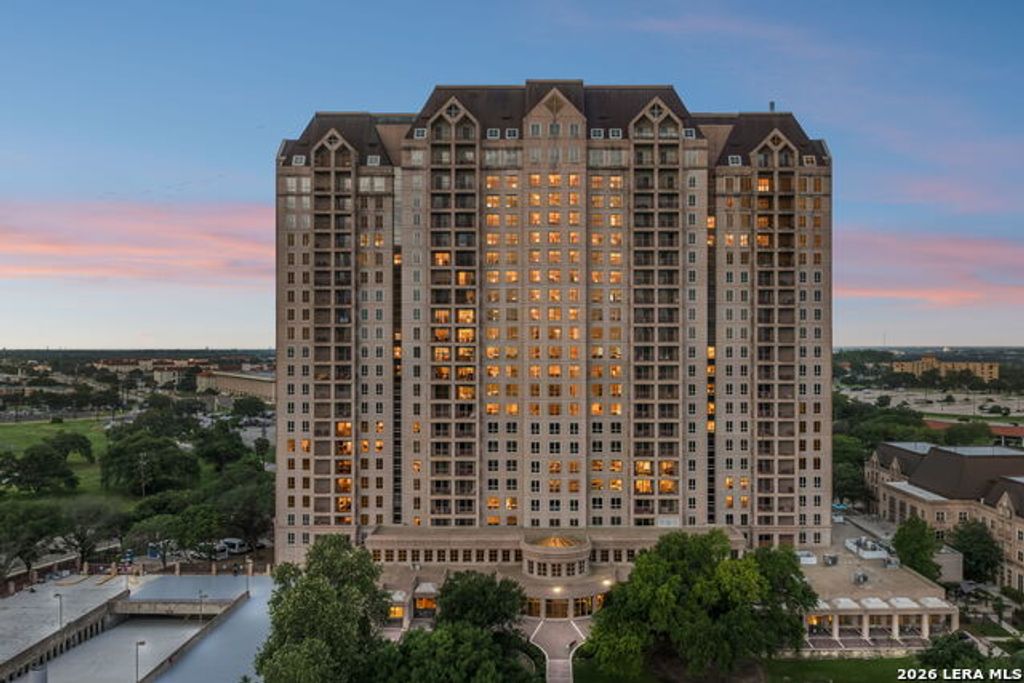 1 Towers Park Ln 1202, San Antonio