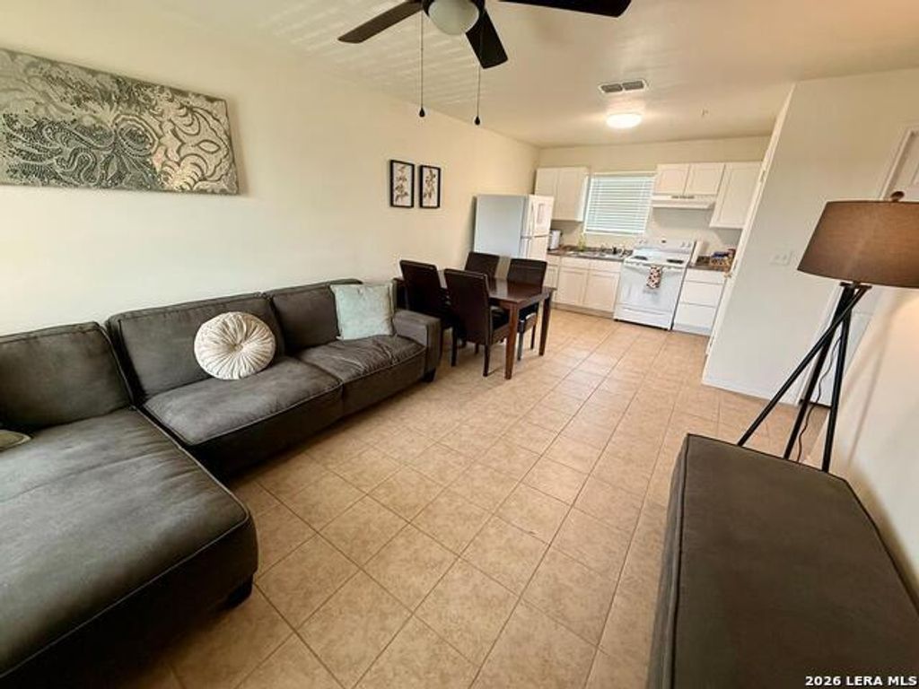 391 Riverside Dr 16, Eagle Pass