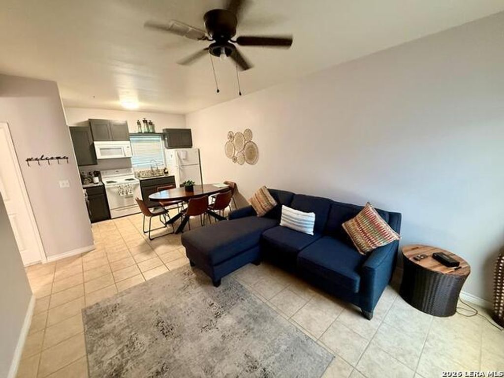 391 Riverside Dr 13, Eagle Pass