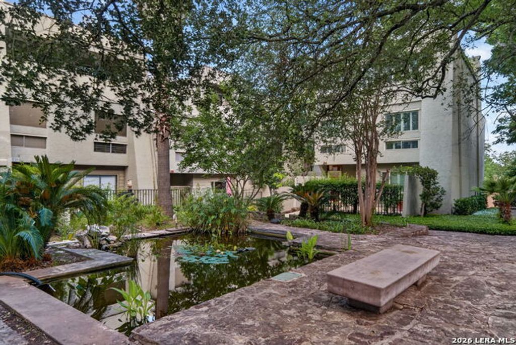 3102 Eisenhauer Road D 28, San Antonio