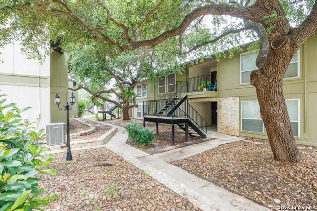 100 Lorenz Rd Apt 1, San Antonio