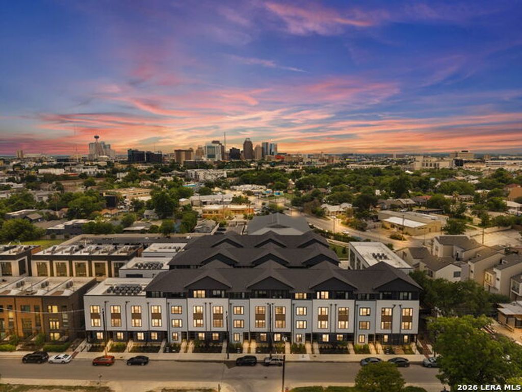 719 E Locust 2108, San Antonio