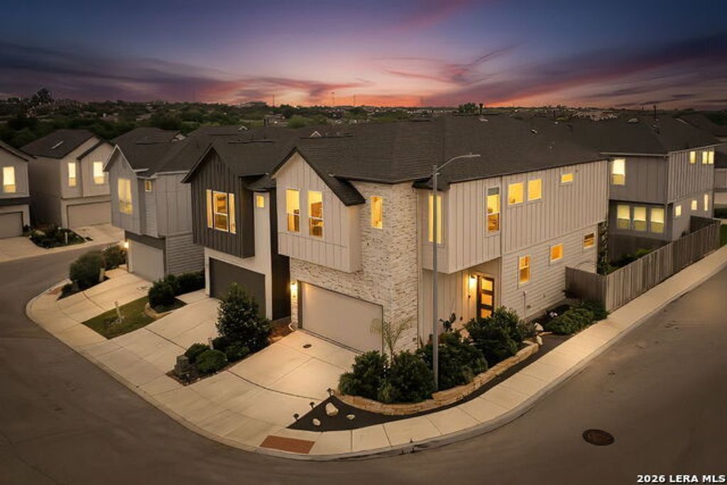 8851 Oakland Road 61, San Antonio