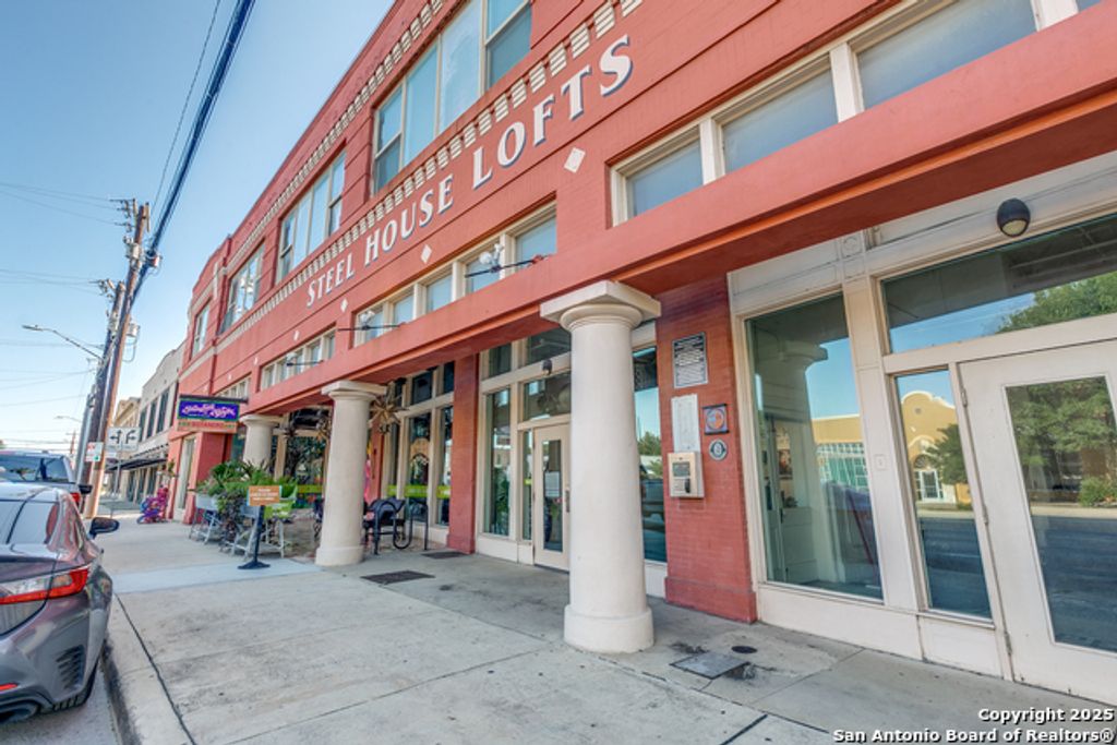 1401 S Flores Street 206, San Antonio