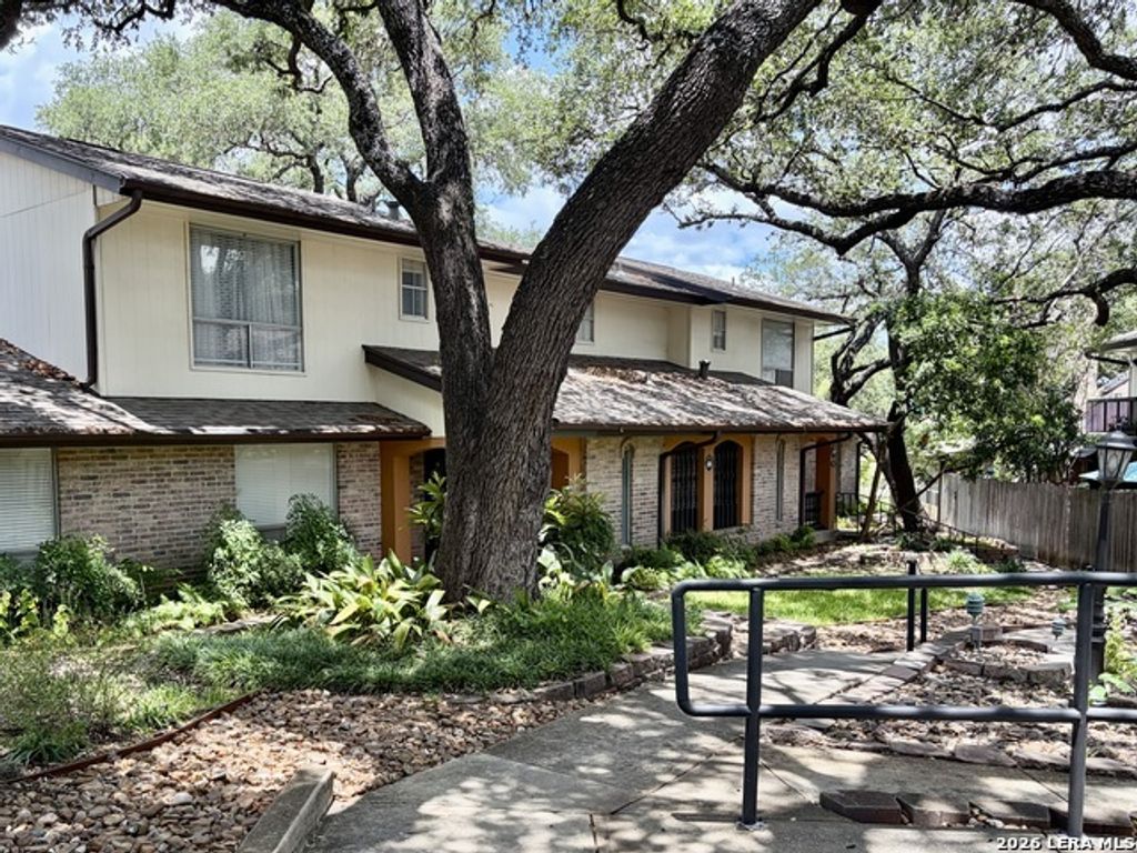 8915 Datapoint Drive 44b, San Antonio