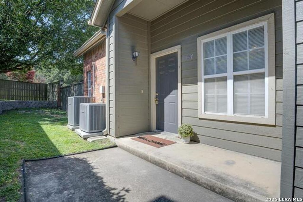 157 Chapel Hill Circle 157, San Antonio