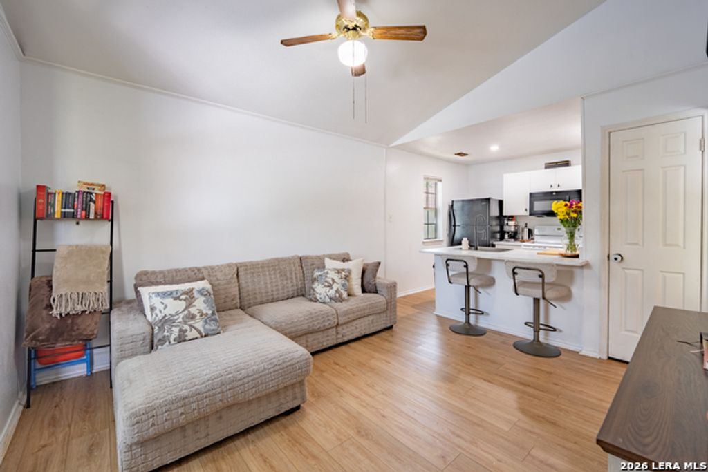 4803 Hamilton Wolfe 310, San Antonio