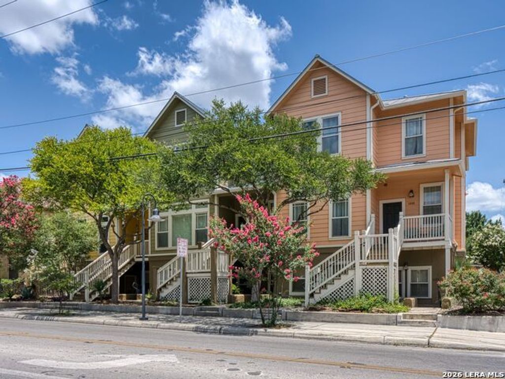 400 E Guenther Street 1102, San Antonio