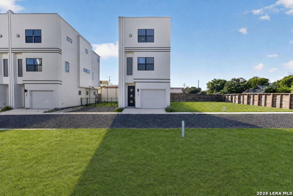 1735 W Gramercy Pl 201, San Antonio
