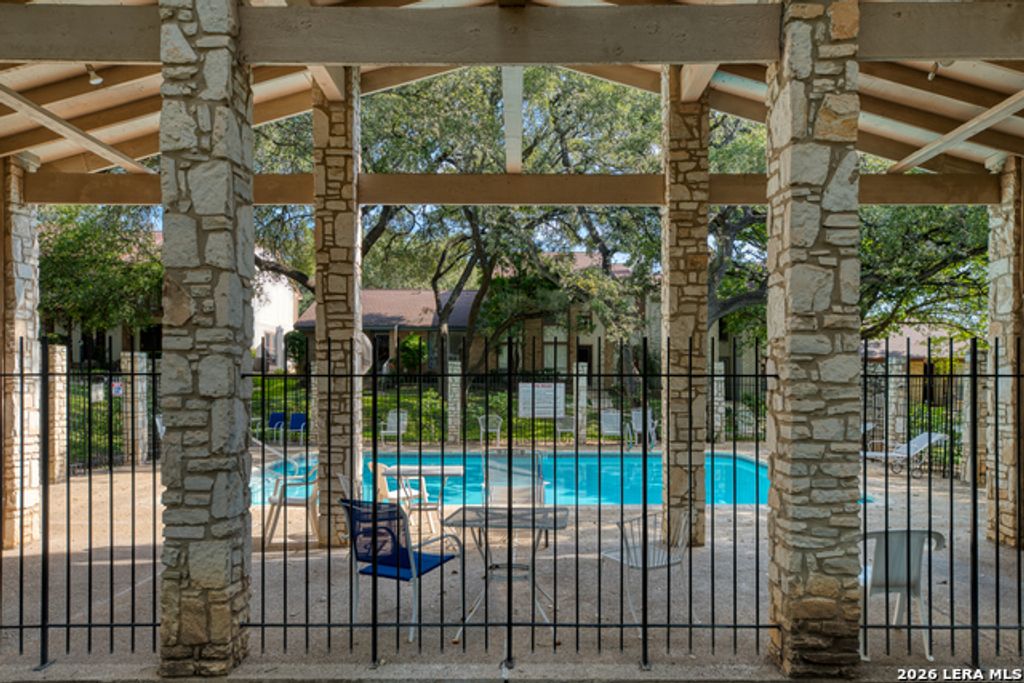 11303 Vance Jackson Rd G-4, San Antonio